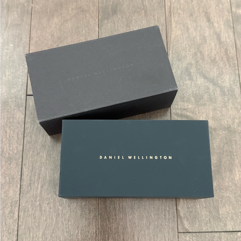 Daniel Wellington rose gold watch - Picture 4 of 4